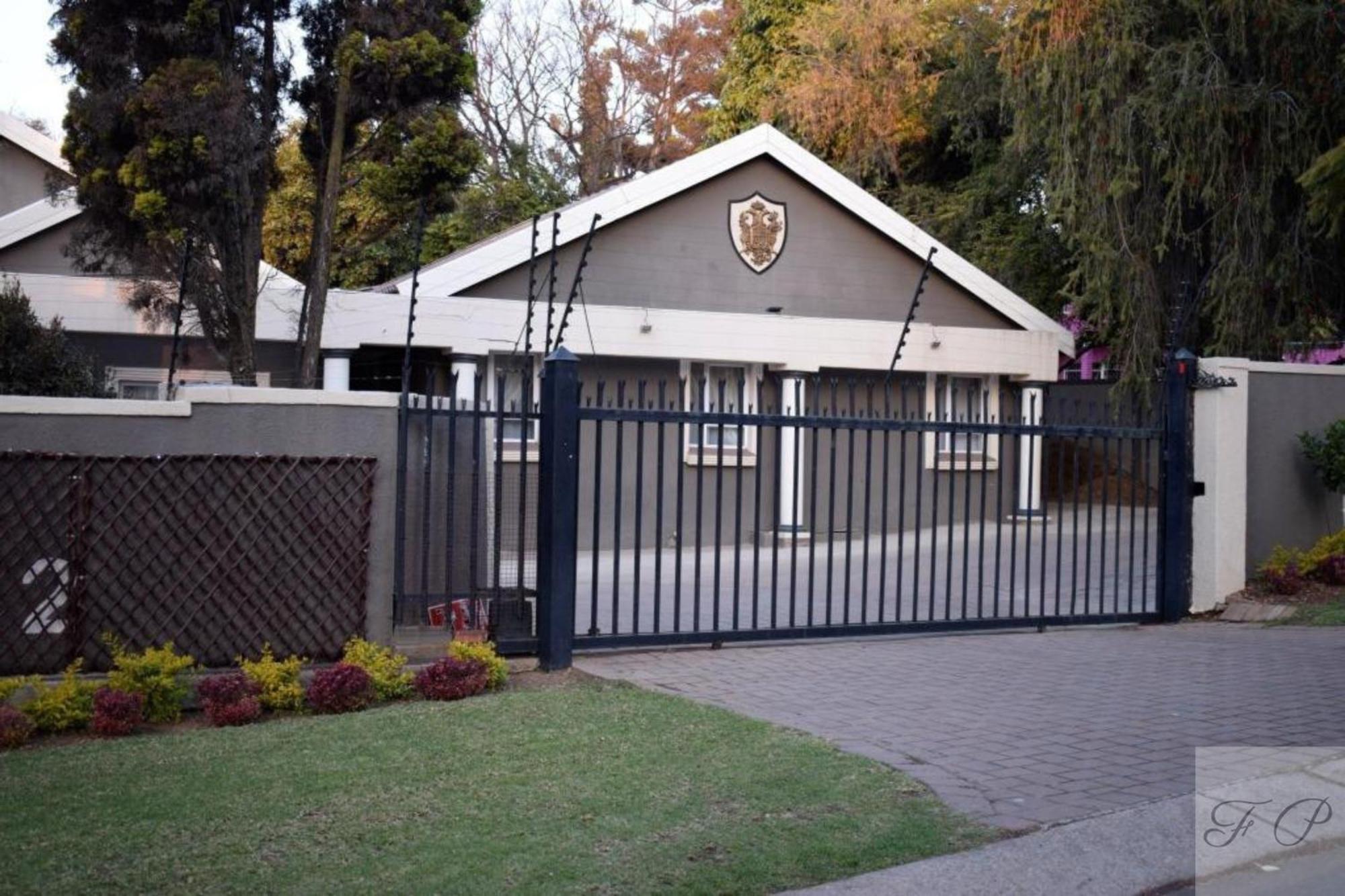 The Giraffe Room At Frederick'S Place Pretoria-Noord Eksteriør billede